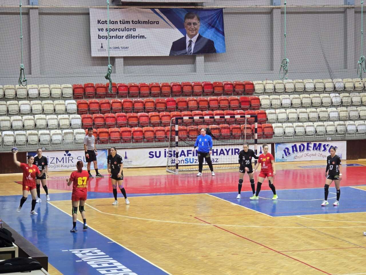 Denizin Kızları İlk Yarının Son Maçında Fırtına Gibi Esti: Göztepe 21 – 29 Armada Praxis Yalıkavakspor 2